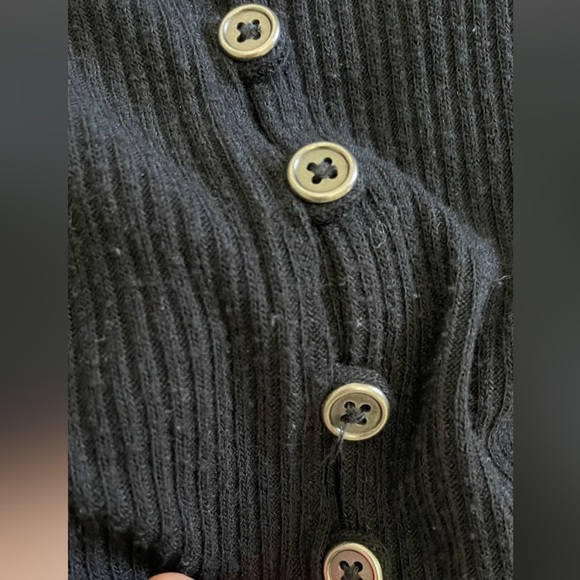 American Eagle Outfitters T-shirt - Picture 3 of 4